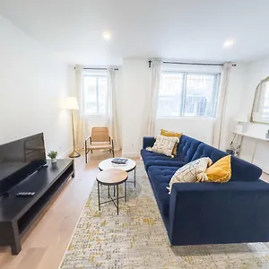 cozy-1bed-in-downtown-3min-to-metro-free-parking.hotels-in-montreal.org/